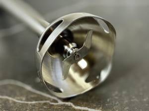 Test von Stabmixern: Nahansicht der Klingen des Bosch ErgoMix.