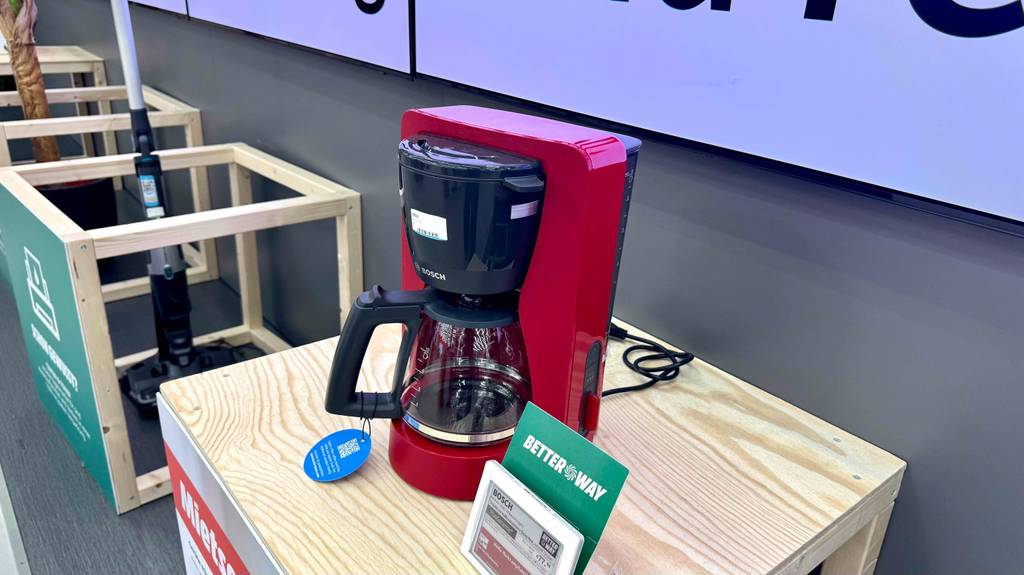 An der Seite einer getesteten Bosch-Kaffeemaschine ist ein Einstellungsschieber.
