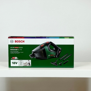 Die Verpackung des Bosch UniversalVac 18 zeigt das Produkt, Zubehörteile und Angaben zur Akkukompatibilität.