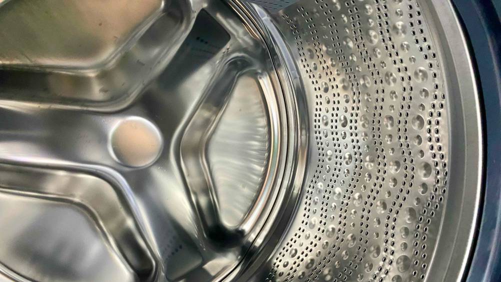 Waschmaschine 10 kg-Test: Nahaufnahme der Innenfläche der Trommel.