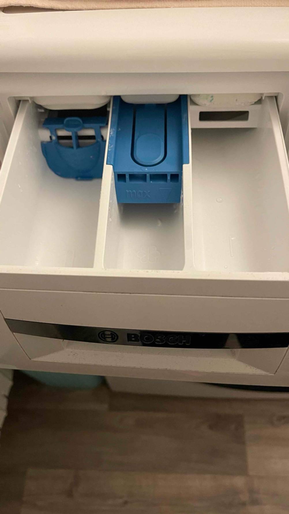 Bosch-Waschmaschine Serie 4 getestet: Nahaufnahme des Waschmittelfachs.