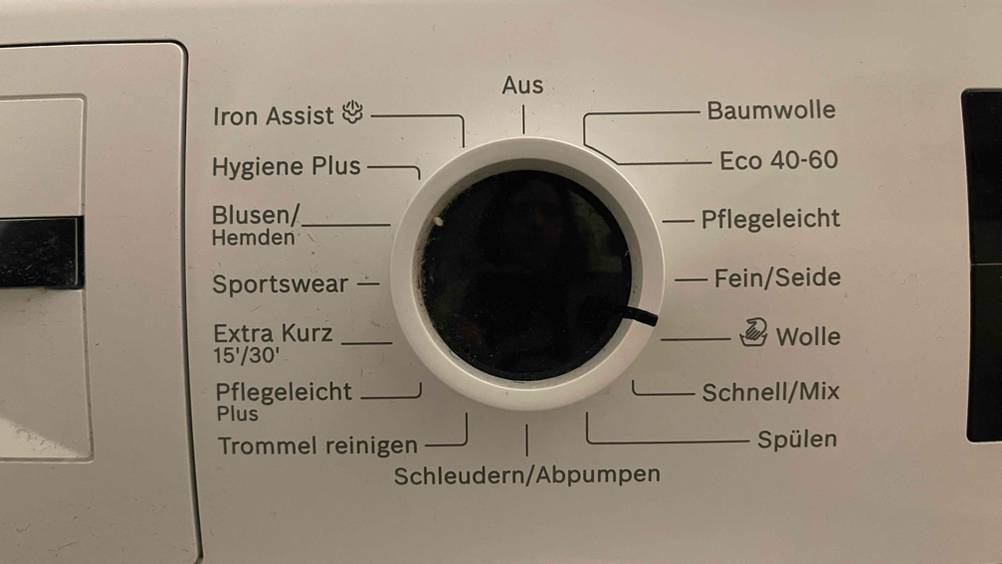 Bosch-Waschmaschine Serie 4-Test: Nahaufnahme des Programmwahlrad.