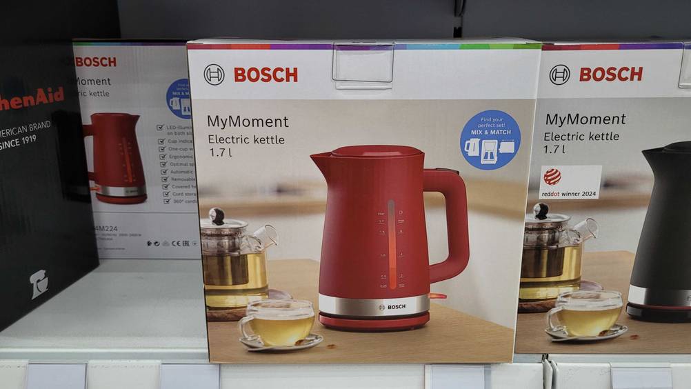 Vorderseite der Originalverpackung des getesteten Bosch-Wasserkochers.