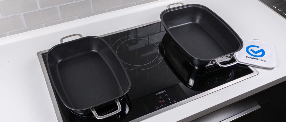 Bräter im Test: Bräter und Bräterdeckel auf Herdplatte stehend