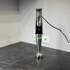 Stabmixer-Test: Der Braun MultiQuick 9 MQ9147X steht auf einer grauen Arbeitsfläche.