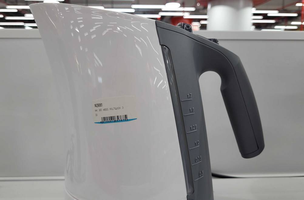 Braun-Wasserkocher getestet: Nahaufnahme des Griffes von der Seite.