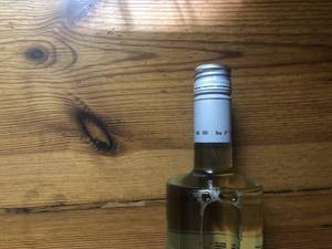 weißwein farbe gelblich