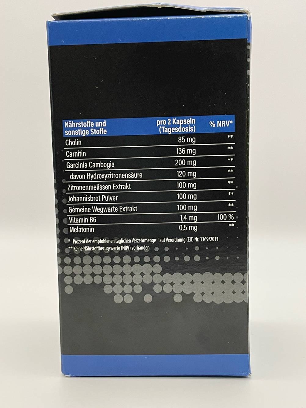 Fatburner getestet: Auf der Seite der Verpackung stehen Informationen zu Nährstoffen.