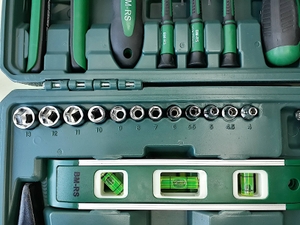 Der Knarrenknasten eines Werkzeugkoffers im Test.