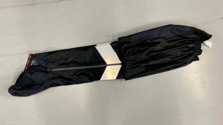 Fahrrad-Regenhose getestet: Blick auf verpackte Hose.