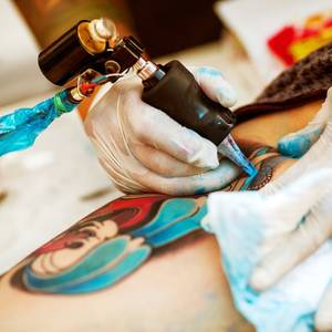 Ein Kriterium in Tattoo-Farbe-Tests ist die Farbsättigung.