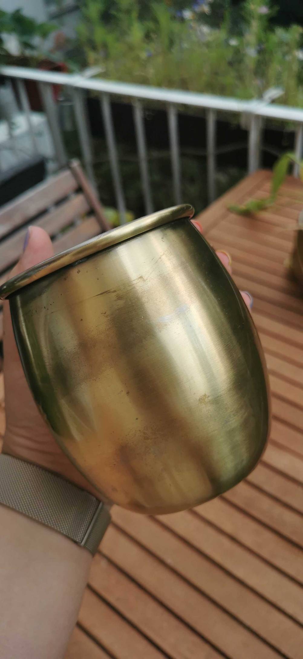 Moscow Mule Becher getestet: Detailansicht des Materials.