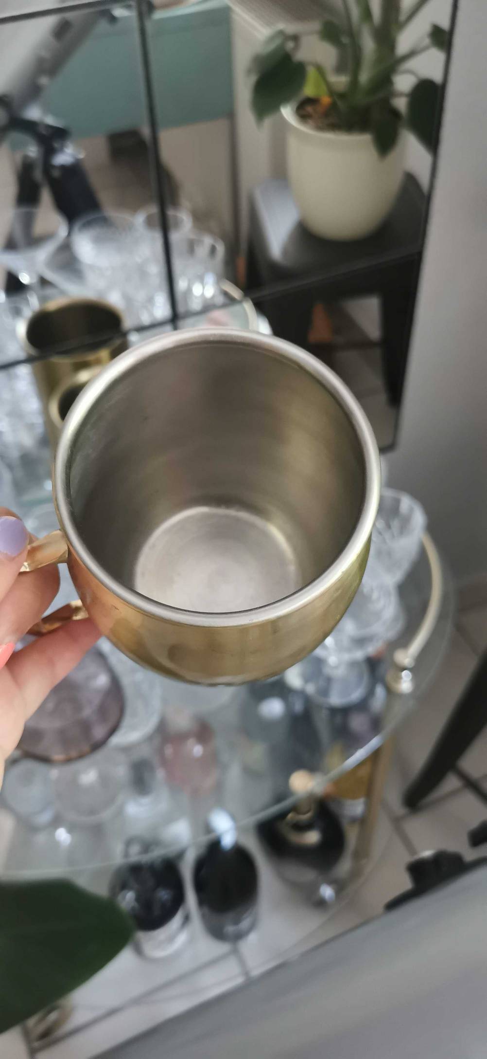 Moscow Mule Becher im Test: Ansicht von oben in den Becher.