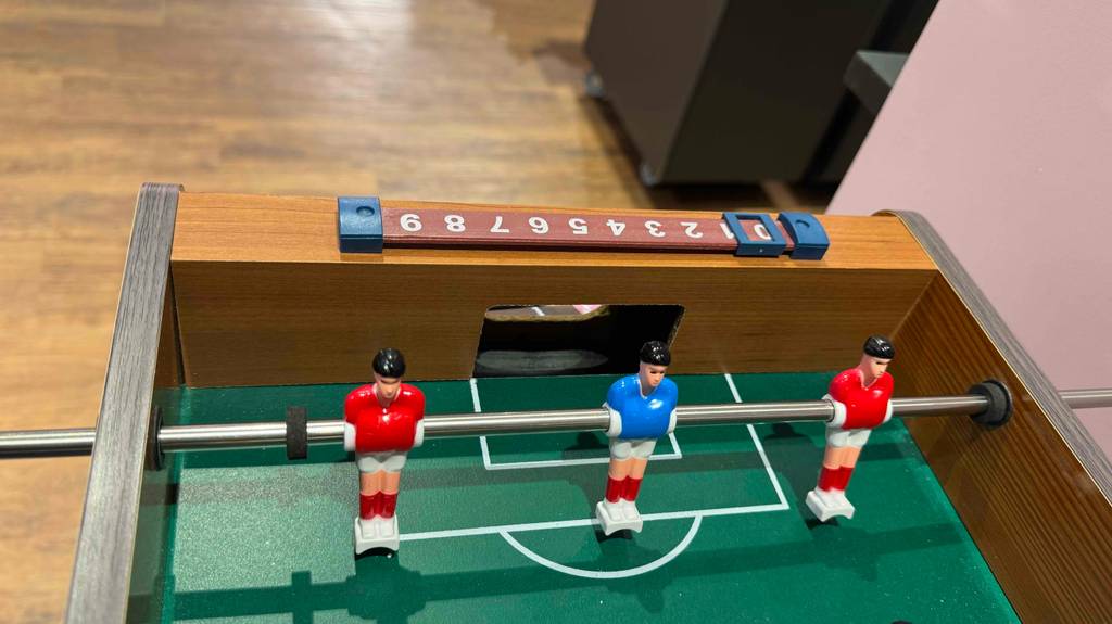 Detailansicht auf den Torbereich eines getesteten Kinder-Tischkickers.