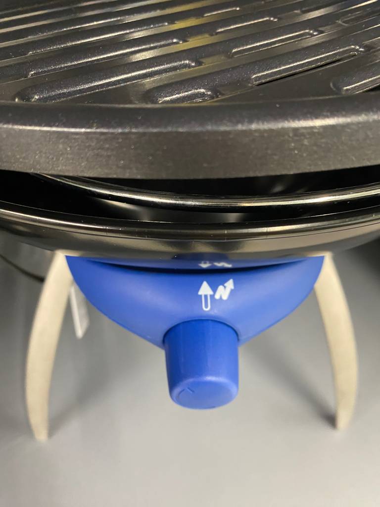 Detailansicht des Einstellrads eines getesteten Campingaz Gasgrills.