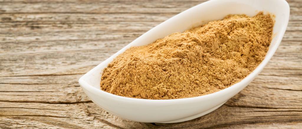 Camu Camu Test: Eine Schüssel mit Camu-Camu-Pulver. 