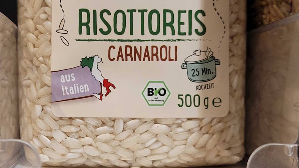 Carnaroli-Reis im Test: Nahaufnahme der Angaben auf der Verpackung zum Gewicht.