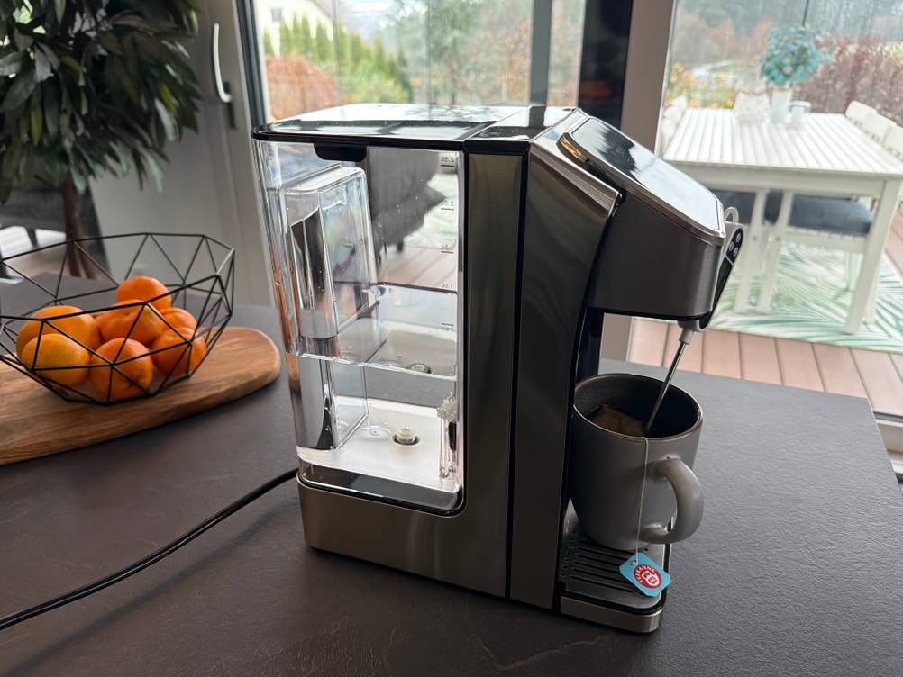 Der Caso HW 770 Advanced während der Benutzung von der Seite.