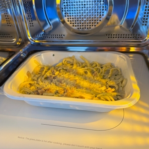 Nudelgericht im Inneren der Caso MCG30