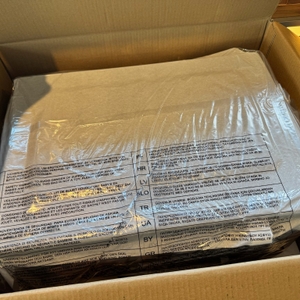 Geöffneter Karton der Cecotec 01405