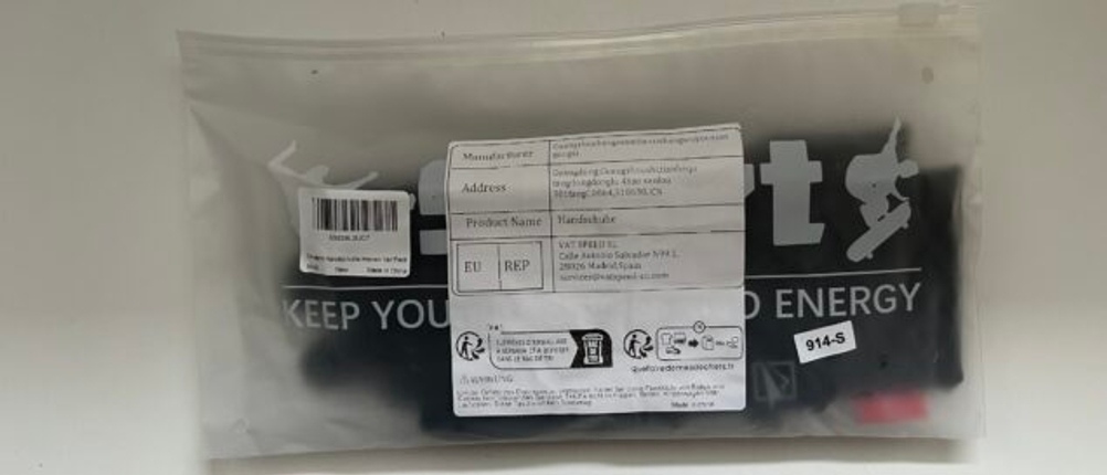 Damen-Handschuhe im Test: In Plastik verpackte Handschuhe