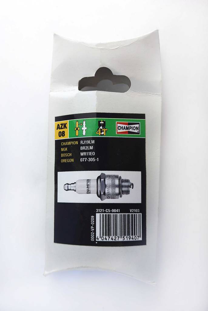 Ansicht der Verpackung, in der sich die getestete Zündkerze für Rasenmäher befindet.