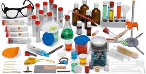 Chemiebaukasten-Zubehör: Nicht jeder Chemiekasten enthält dasselbe.