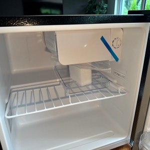 Einige Transportsicherungen im Chiq ‎CSD46D4E.