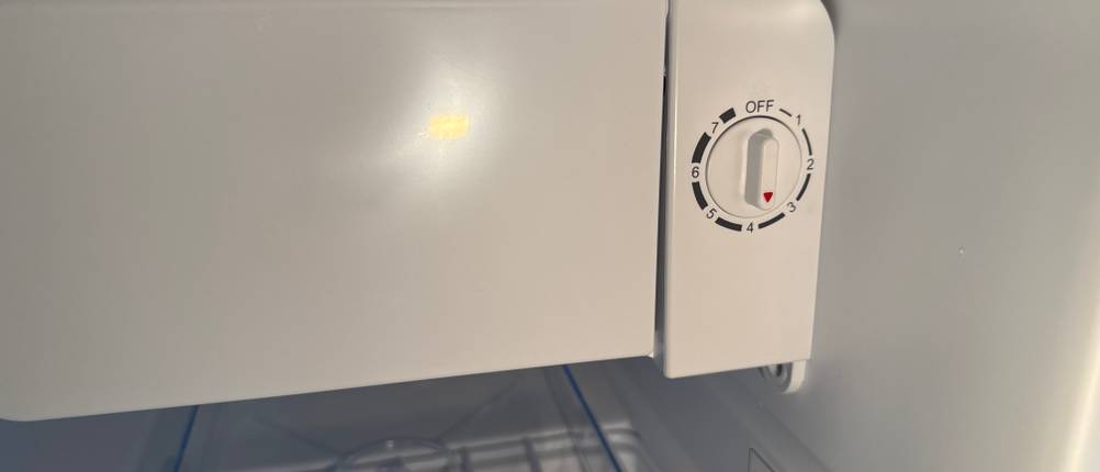 Der Temperaturregler des Chiq ‎CSD46D4E.