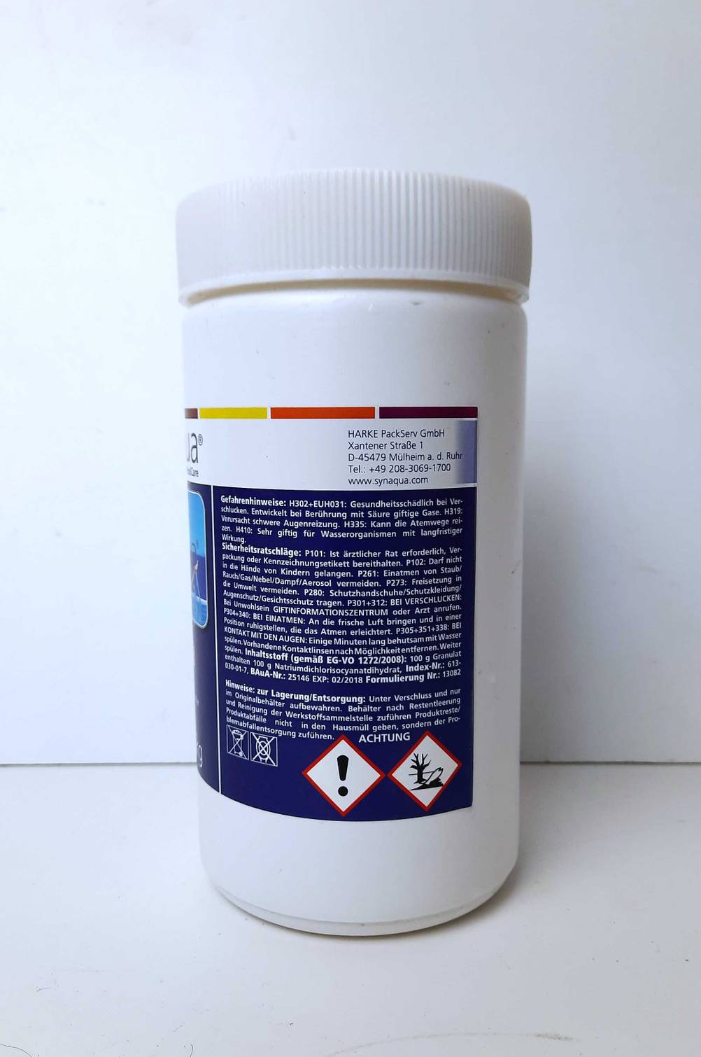 Seitenansicht der Packung des Chlorgranulat im Test.