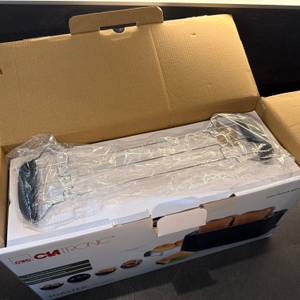 Der geöffnete Karton vom Clatronic-Langschlitztoaster von oben