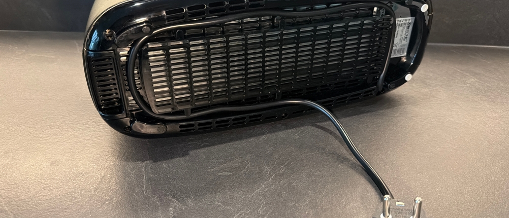 Die Unterseite vom Clatronic-Langschlitztoaster