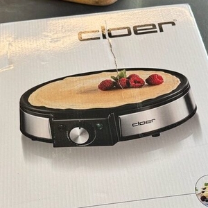 Der Karton des Cloer 6630 liegt auf einer Arbeitsplatte