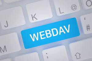 Cloud-Speicher-Test: Auf einer Tastatur leuchtet eine blaue Taste mit der Aufschrift WEBDAV auf.