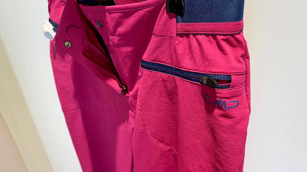 Damen-Wanderhosen-Test: Die Oberseite einer CMP-Wanderhose.