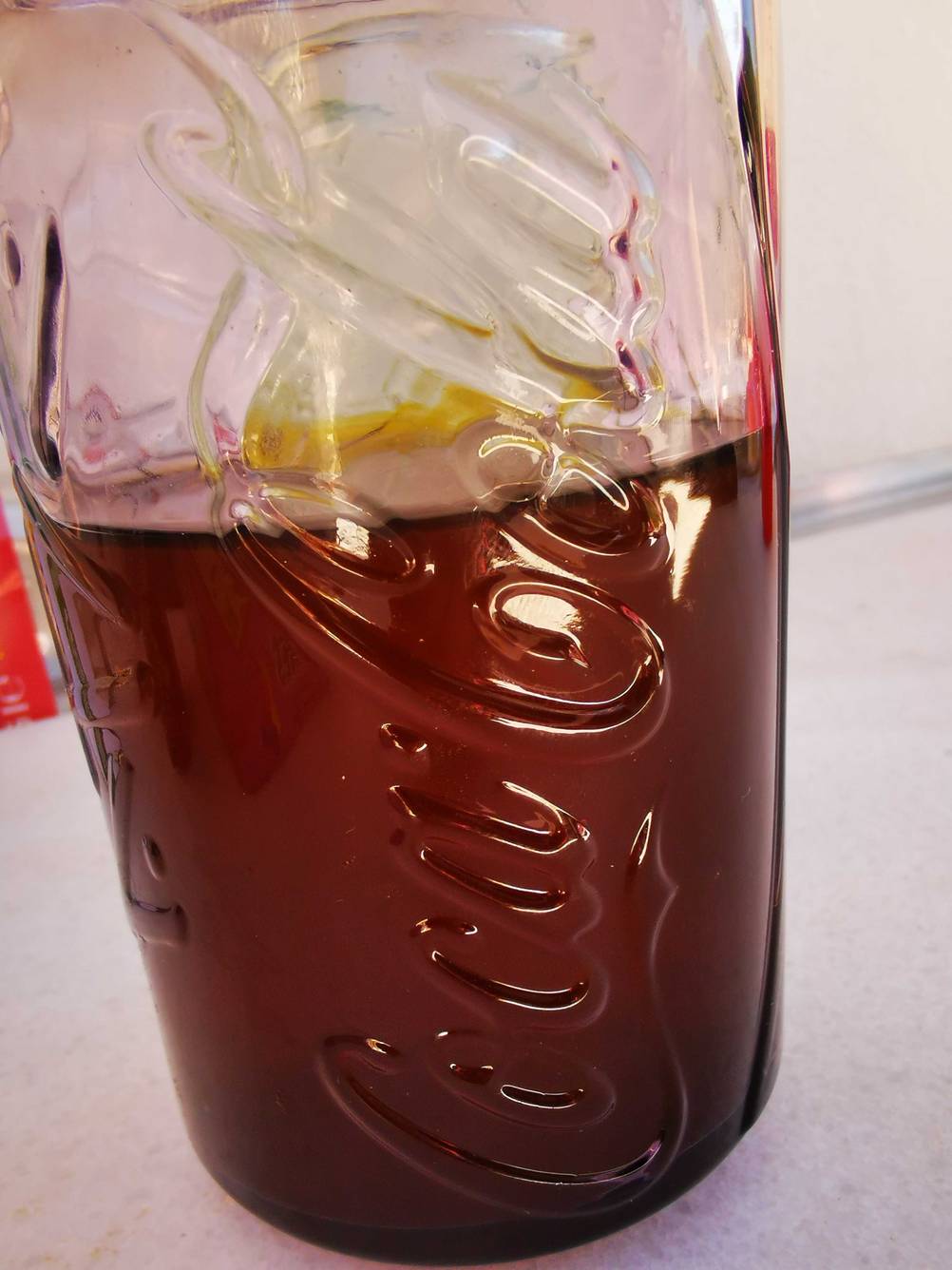 Cola-Glas getestet: Nahaufnahme des Schriftzuges auf dem Glas.
