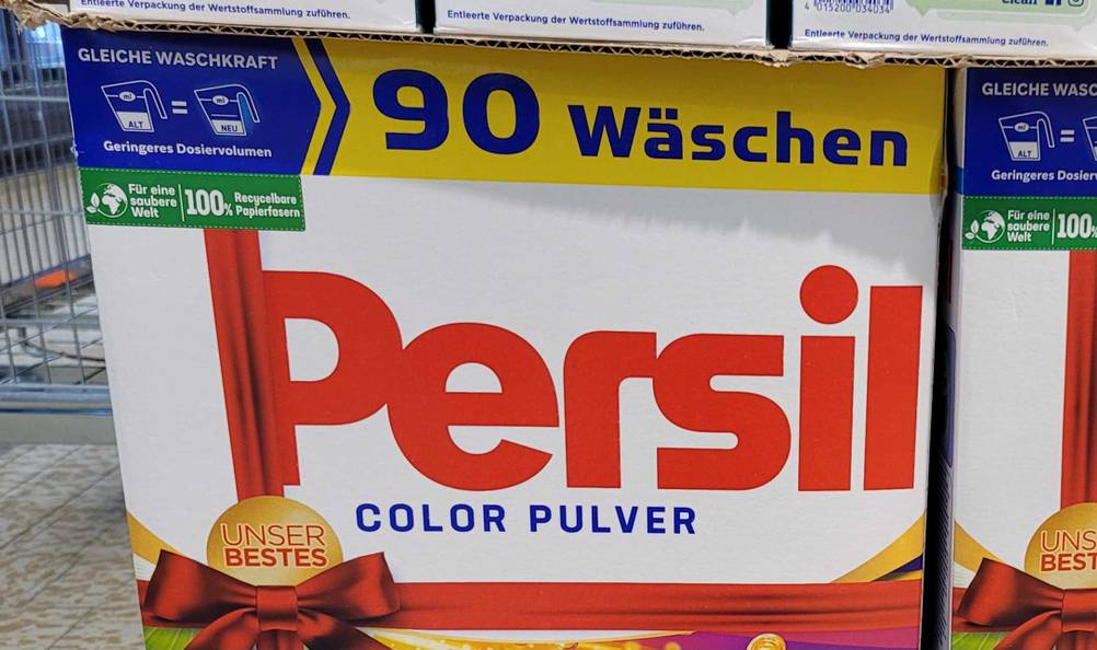 Colorwaschmittel getestet: Nahaufnahme des Logos auf der Packung.