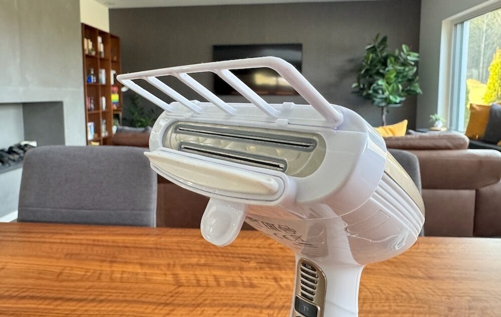 Nahansicht eines Abstandhalters beim Conair Turbo ExtremeSteam.