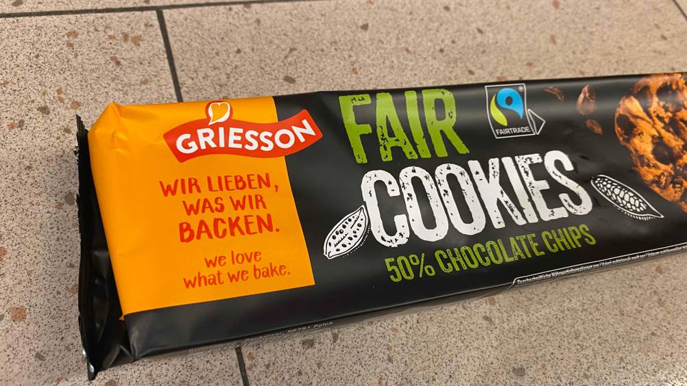 Cookies getestet: Nahaufnahme des Logos und weitere Informationen auf der Vorderseite der Packung.