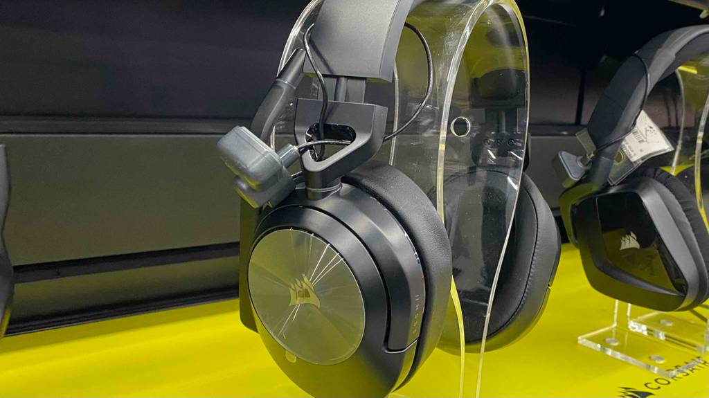 Detailansicht eines Hörers eines getesteten Wireless Headsets.