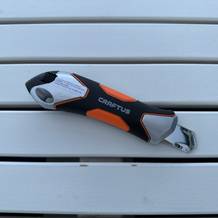 Das Craftus CR-100 liegt auf einem Holztisch