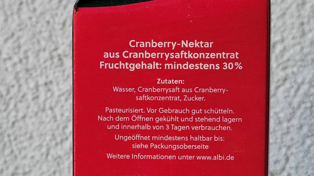 Cranberrysaft getestet: Nahaufnahme der Zutantenliste auf der Packung.