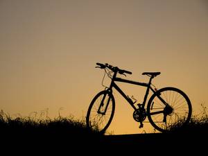 crossbike im sonnenuntergang