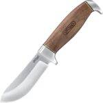 Damast-Jagdmesser-Test: Skinner-Messer auf weißem Hintergrund