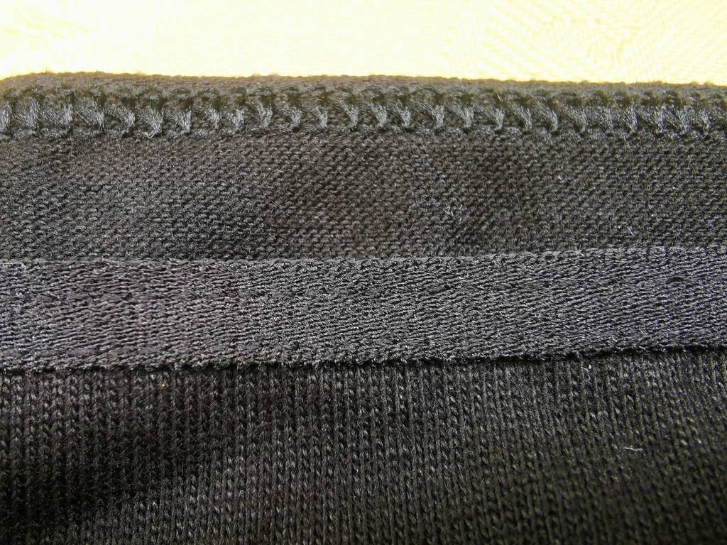 Damen-Slips getestet: Detailansicht des Bunds und der Naht.