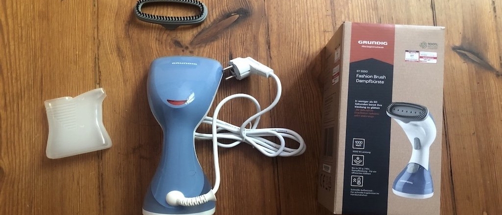 Grundig Dampfglätter mit Zubehör und Originalverpackung