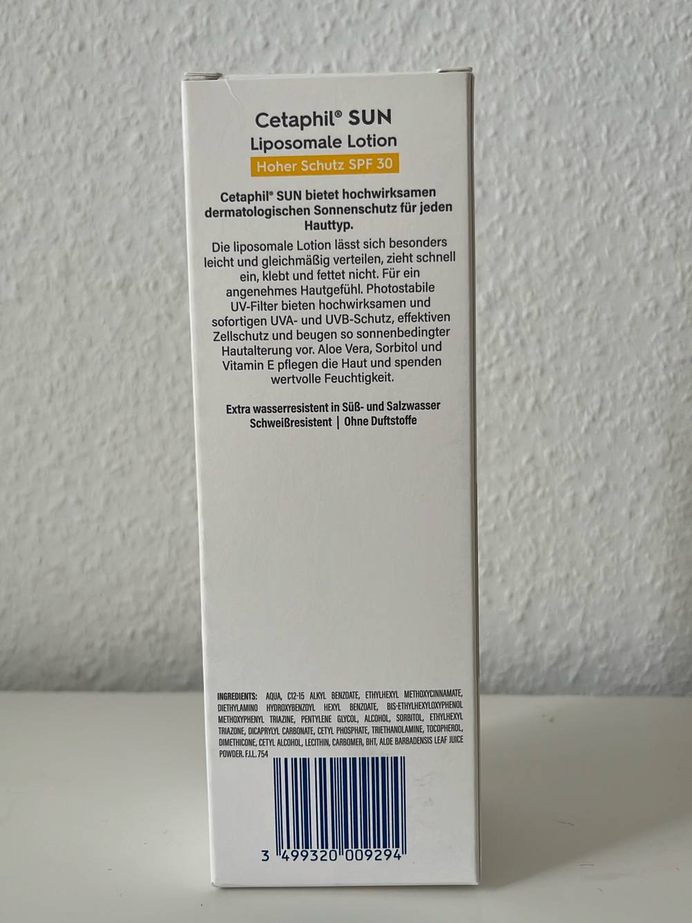 Verpackung von einer getesteten Daylong-Sonnencreme mit Inhaltsstoffangaben. 