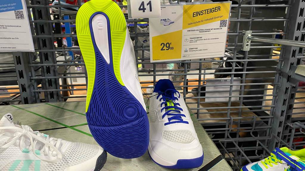 Volleyball Schuh Herren im Test: Nahansicht der Schuhe.