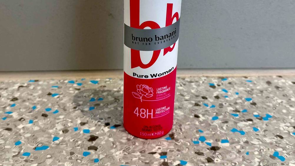 Deospray Damen getestet: Nahaufnahme der Vorderseite der Dose mit Informationen.