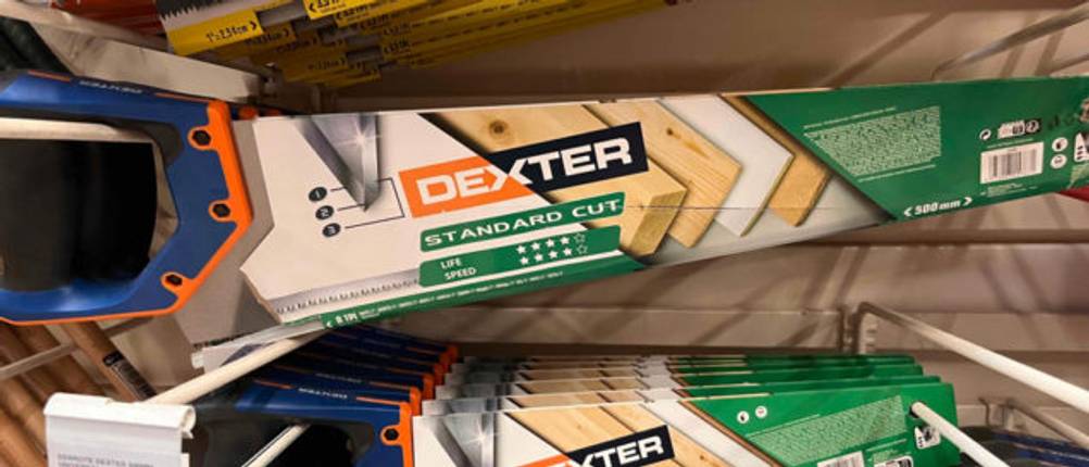 Die getestete Astsäge befindet sich in ihrer Verpackung.